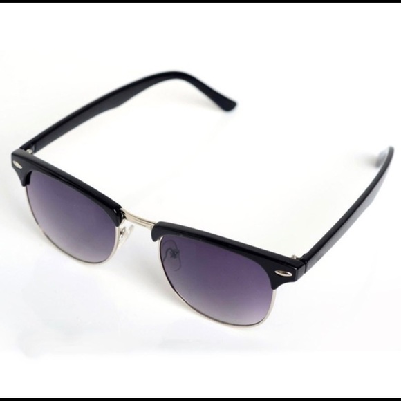 Black Vintage Retro Sunglasses - Picture 2 of 2